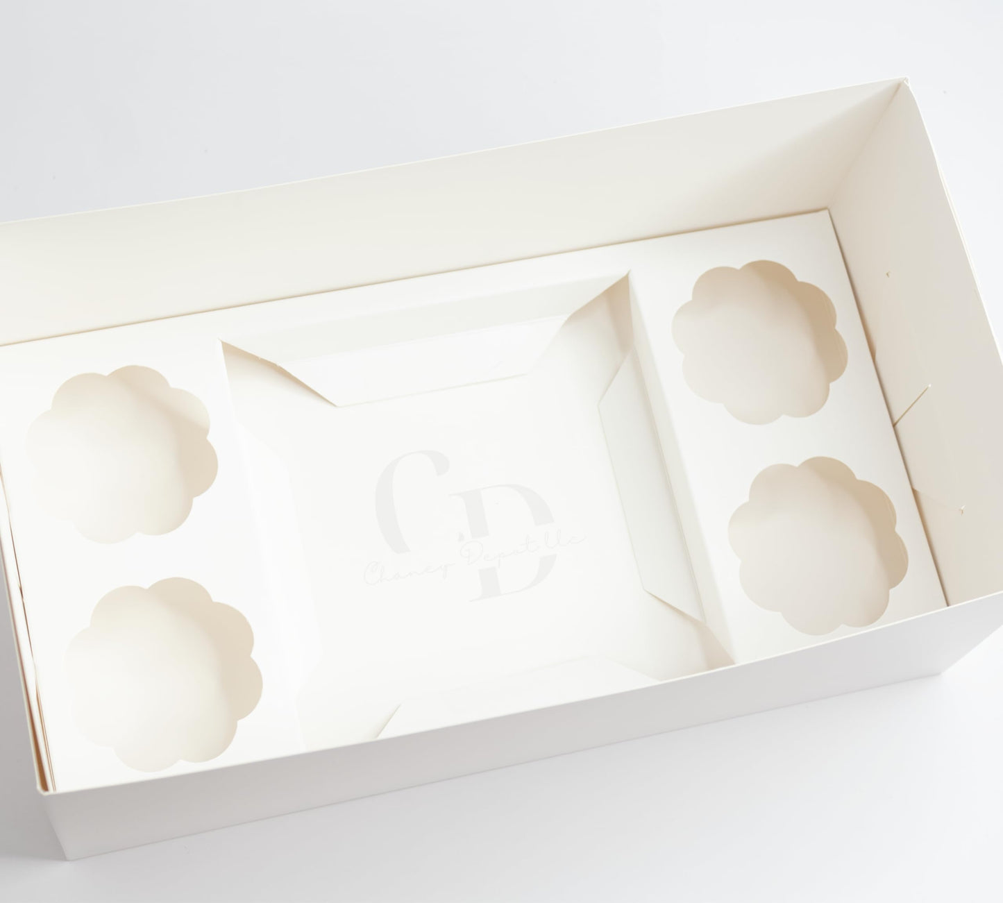 Bento Cake and Cupcake box with 4 cupcakes and a 6x6in slot for 1; 4-5in cake